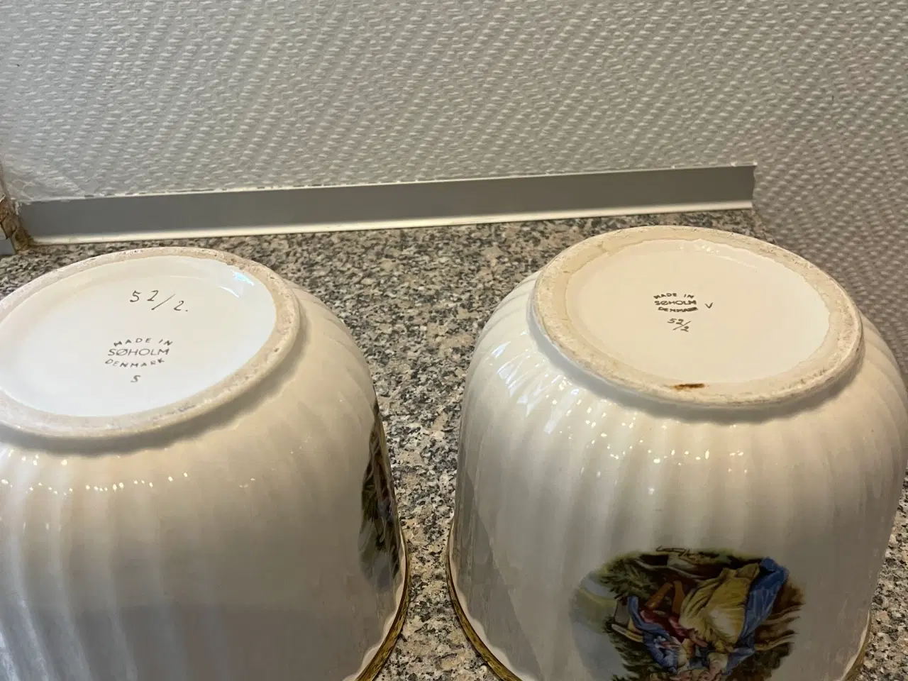 Billede 2 - 2 fine gamle søholm urtepotter 