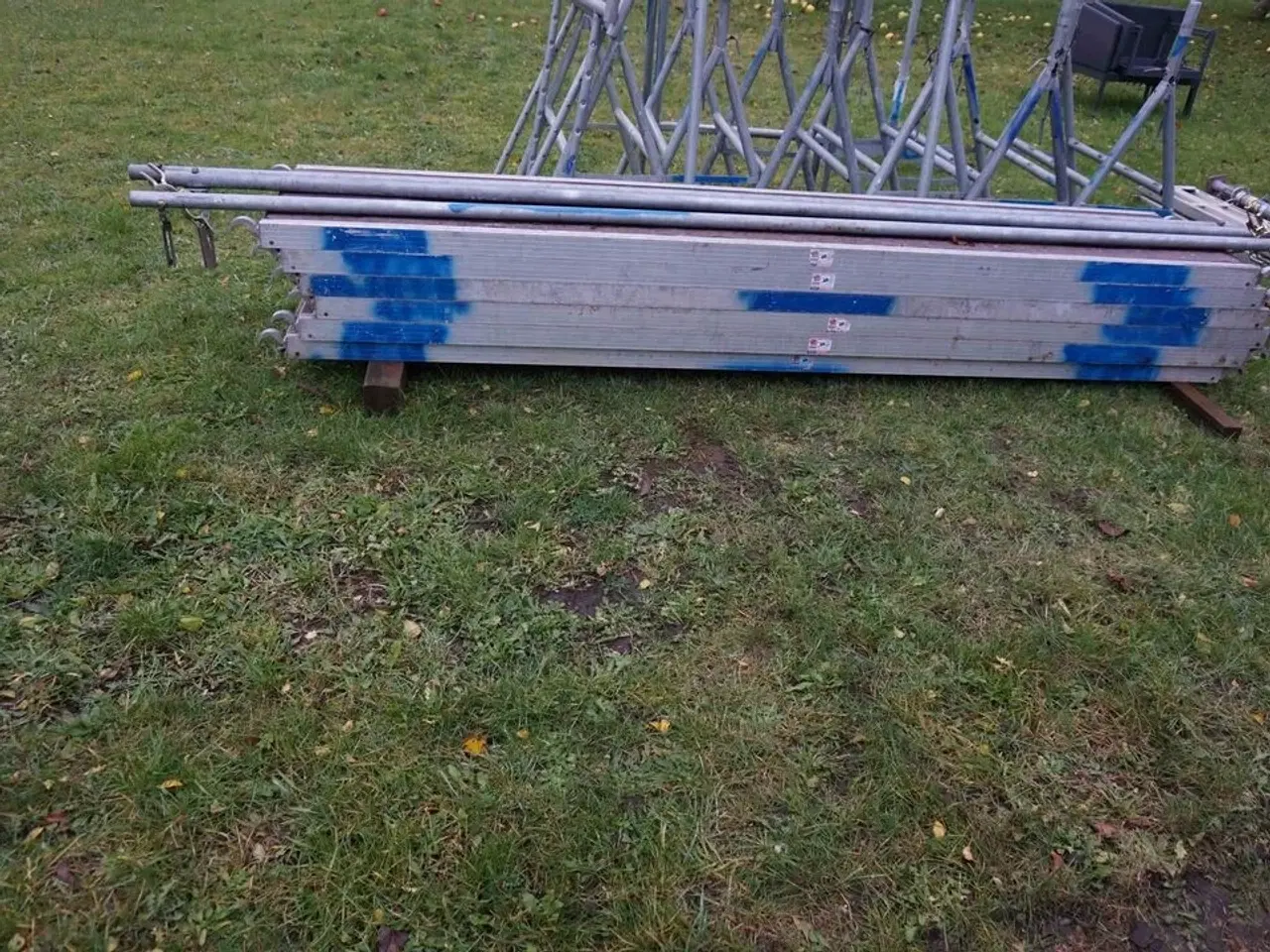 Billede 3 - Bukke stillads med jumbo plader