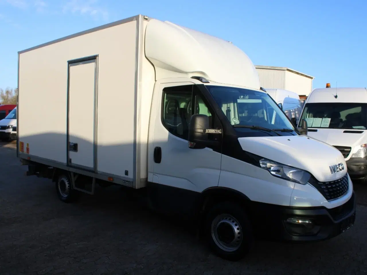 Billede 2 - Iveco Daily 2,3 35S14 Alukasse m/lift AG8