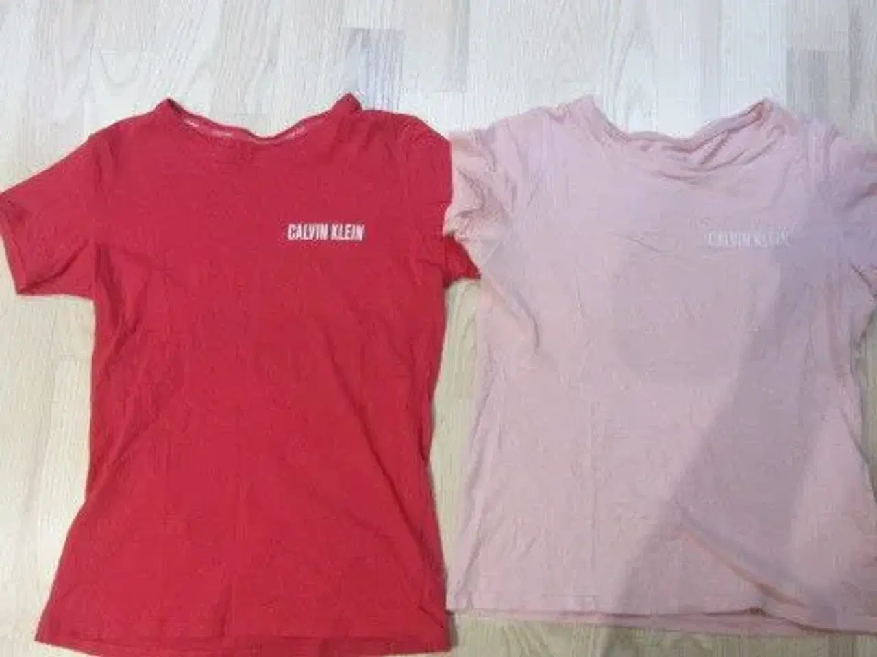 Billede 1 - Str. 152-164, 2 Calvin Klein t-shirts