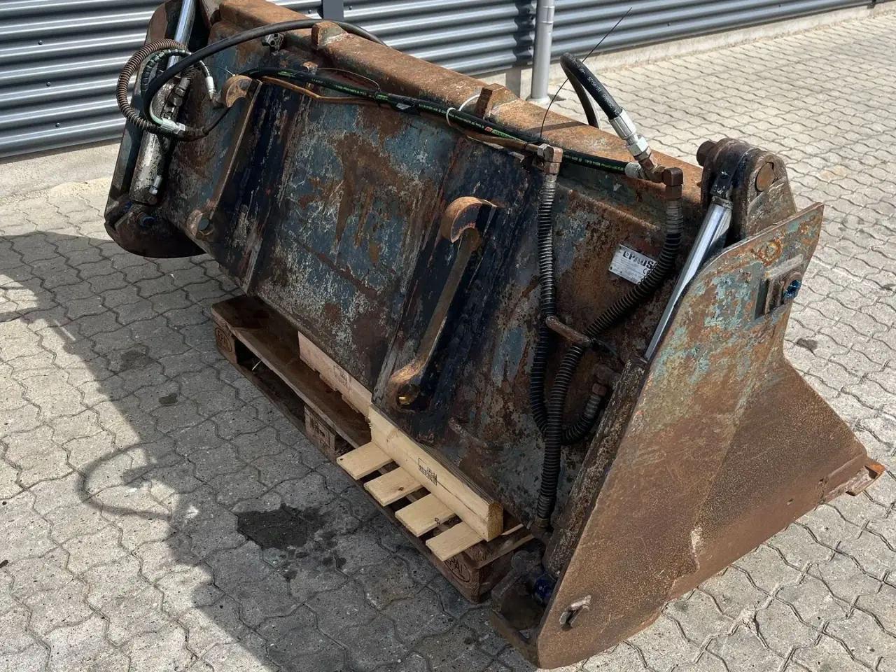 Billede 8 - - - - 190 cm 4i1 skovl med volvo l30 fæste