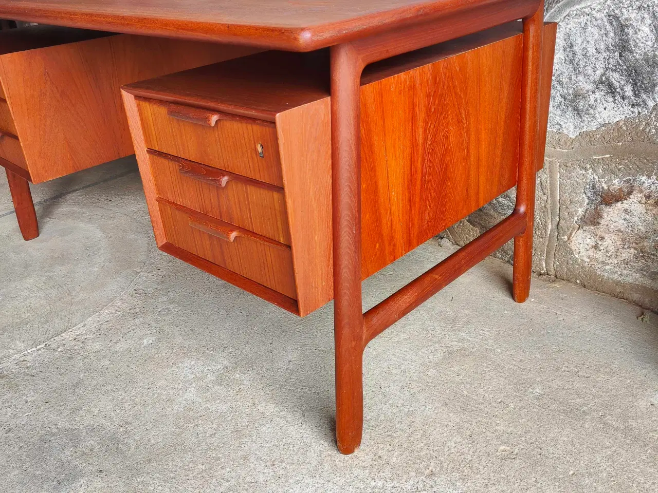 Billede 3 - Omann Jun teak skrivebord – Model 75