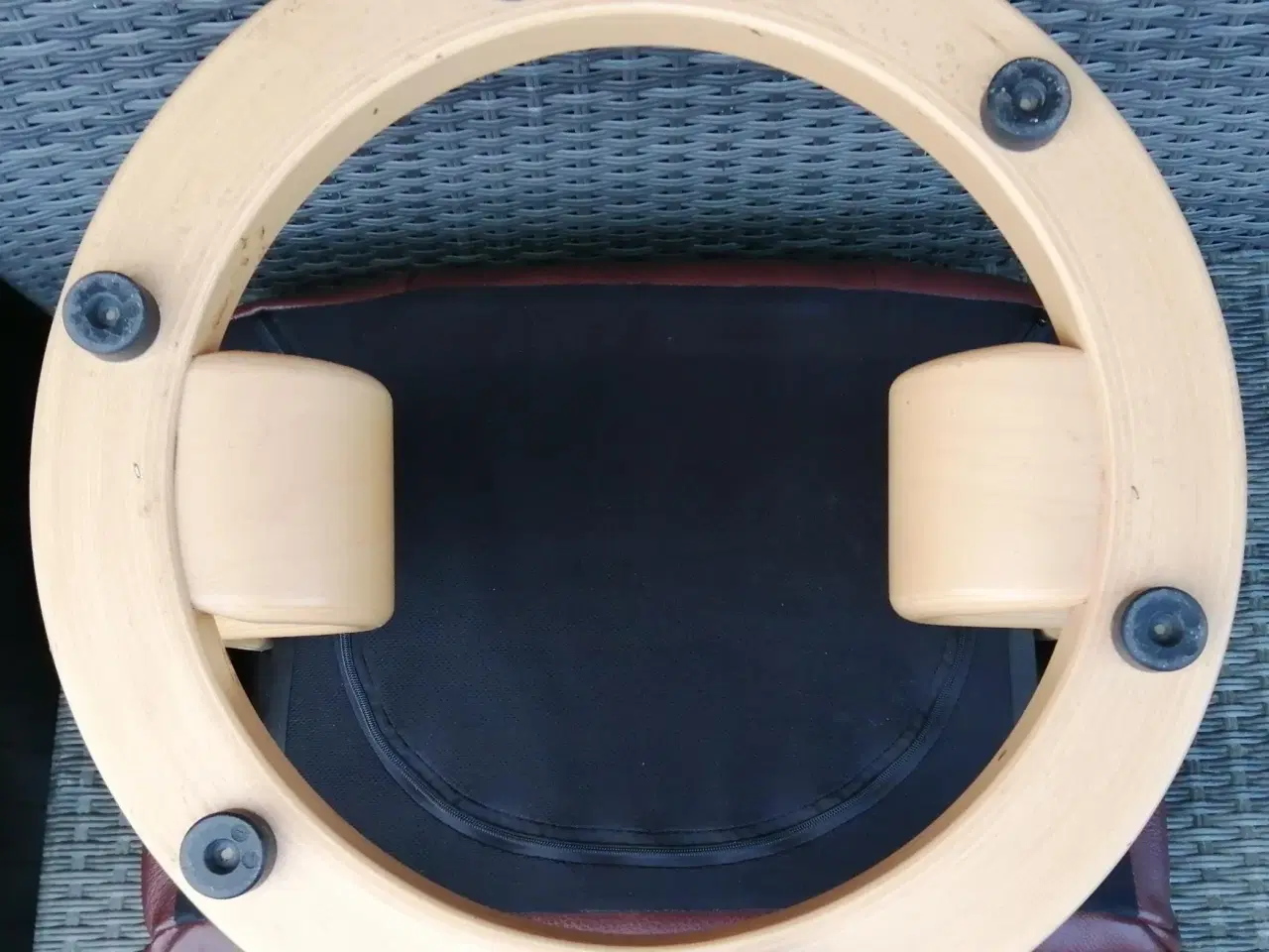 Billede 4 - JUSTERBAR FODSKAMMEL I KRAFTIGT SKIND, FLOT STAND