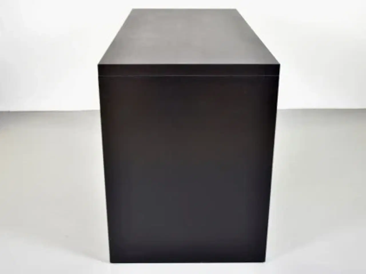 Billede 4 - Højbord/ståbord i sort linoleum med fodstøtte