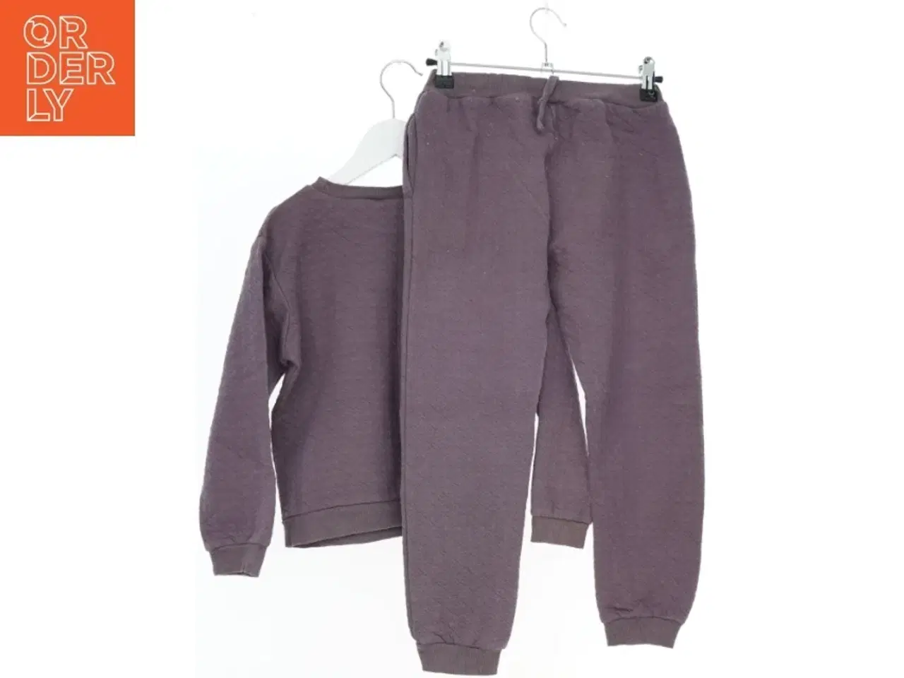 Billede 2 - Sweatsæt til børn fra Friends (str. 128)