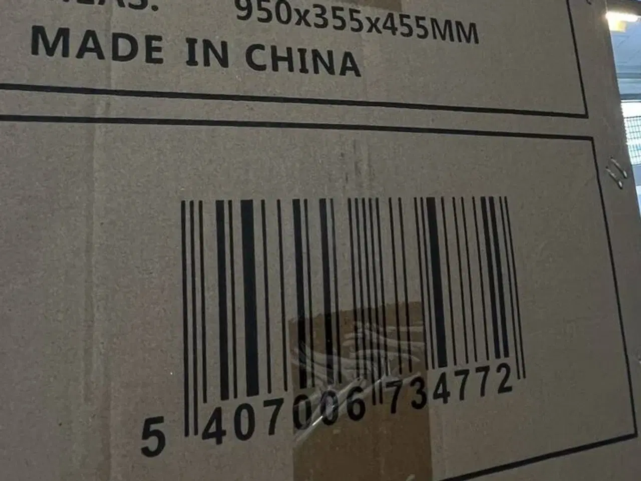 Billede 2 - Børnescooter.  VESPA.