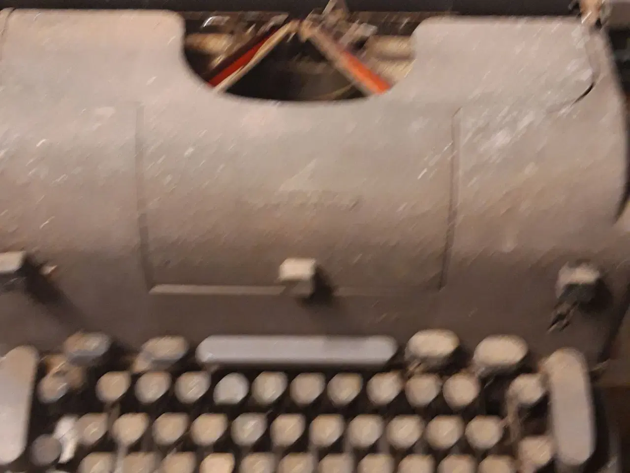 Billede 2 - Undervood elektrisk skrivemaskine