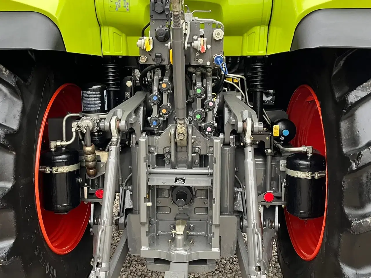 Billede 16 - CLAAS ARION 650 med frontlift og frontlæsser