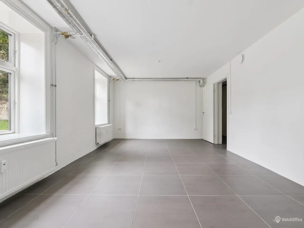 Billede 3 - Fint Kontor /showroom i stille gård.