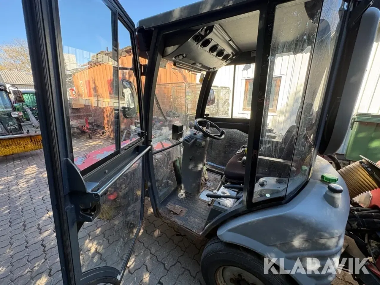 Billede 9 - Redskabsbærer Hako Citymaster 1200 med fejesug