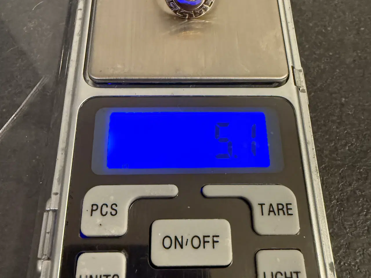 Billede 8 - Flot Versaces Medusa-ring i 14 kt guld