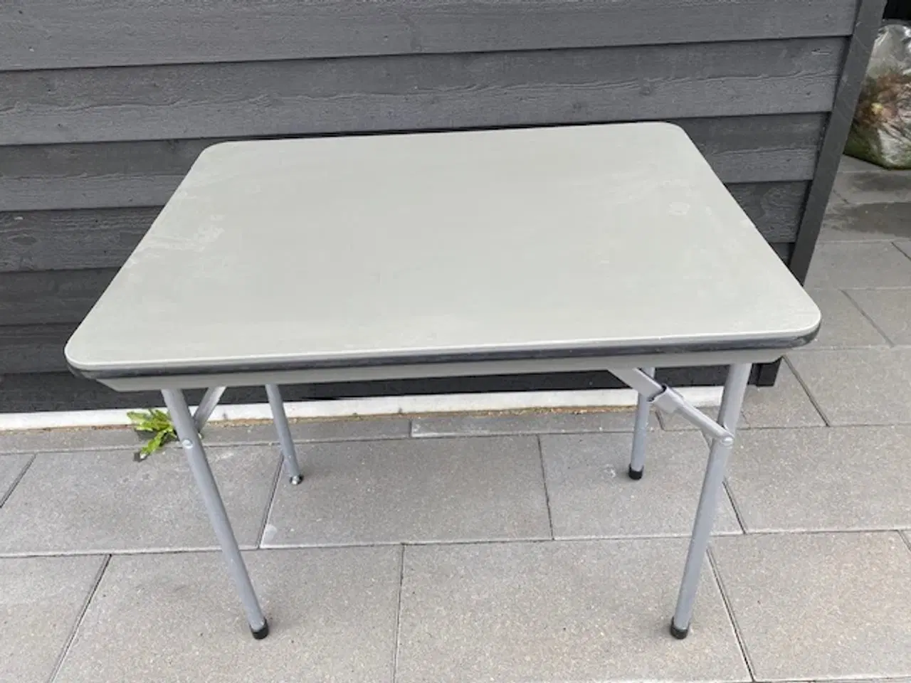 Billede 1 - ISABELLA meget stabil campingbord