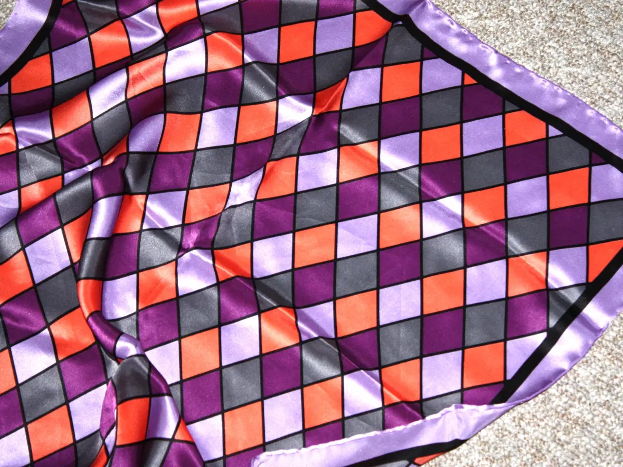 Billede 2 - Vintage Openmind silke tørklæde 53 cm x 53 cm