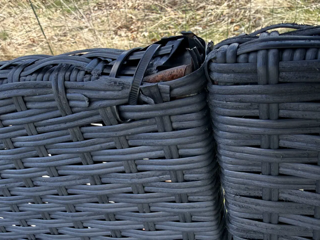 Billede 8 - Sort loungesæt med hjørnesofa og bord sælges