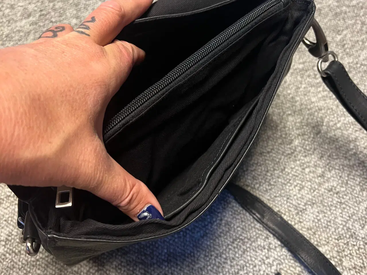 Billede 5 - Lækker ny taske og pung fra amust