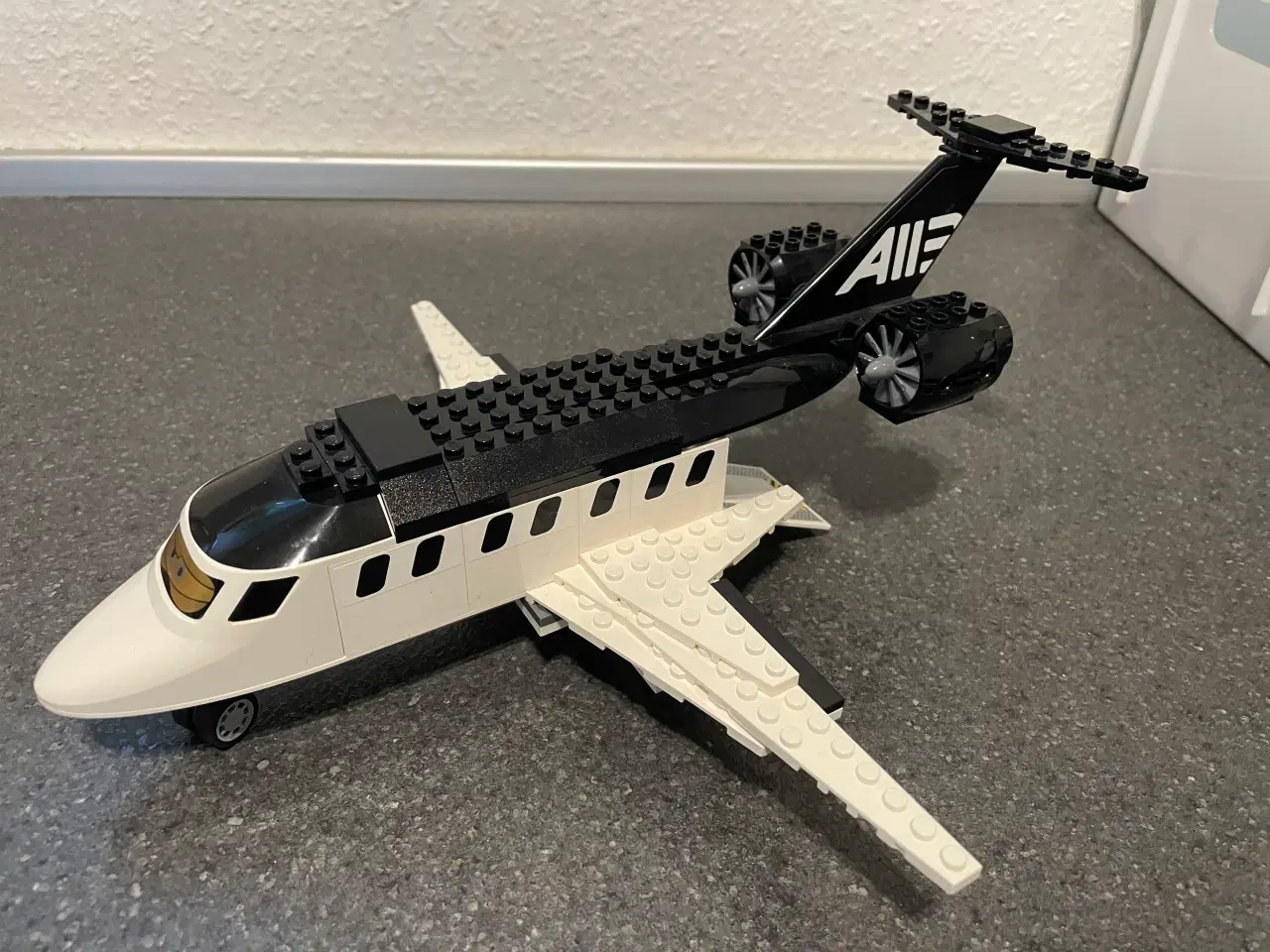 Billede 1 - Lego Cars nr 8638 - Spy Jet  Escape