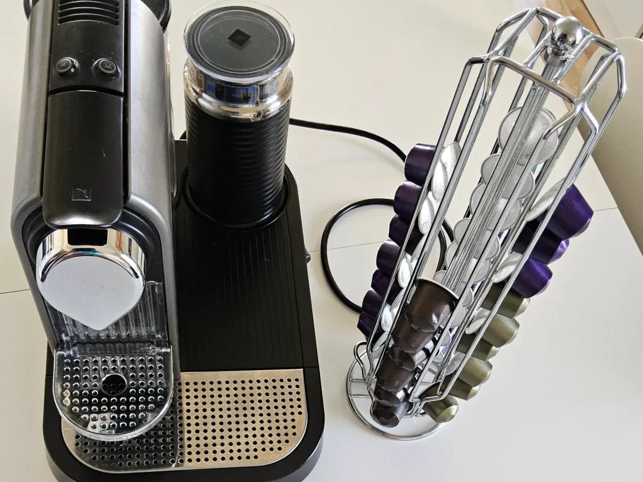 Billede 2 - Kaffemaskine, Nespresso citiz & milk m.m.