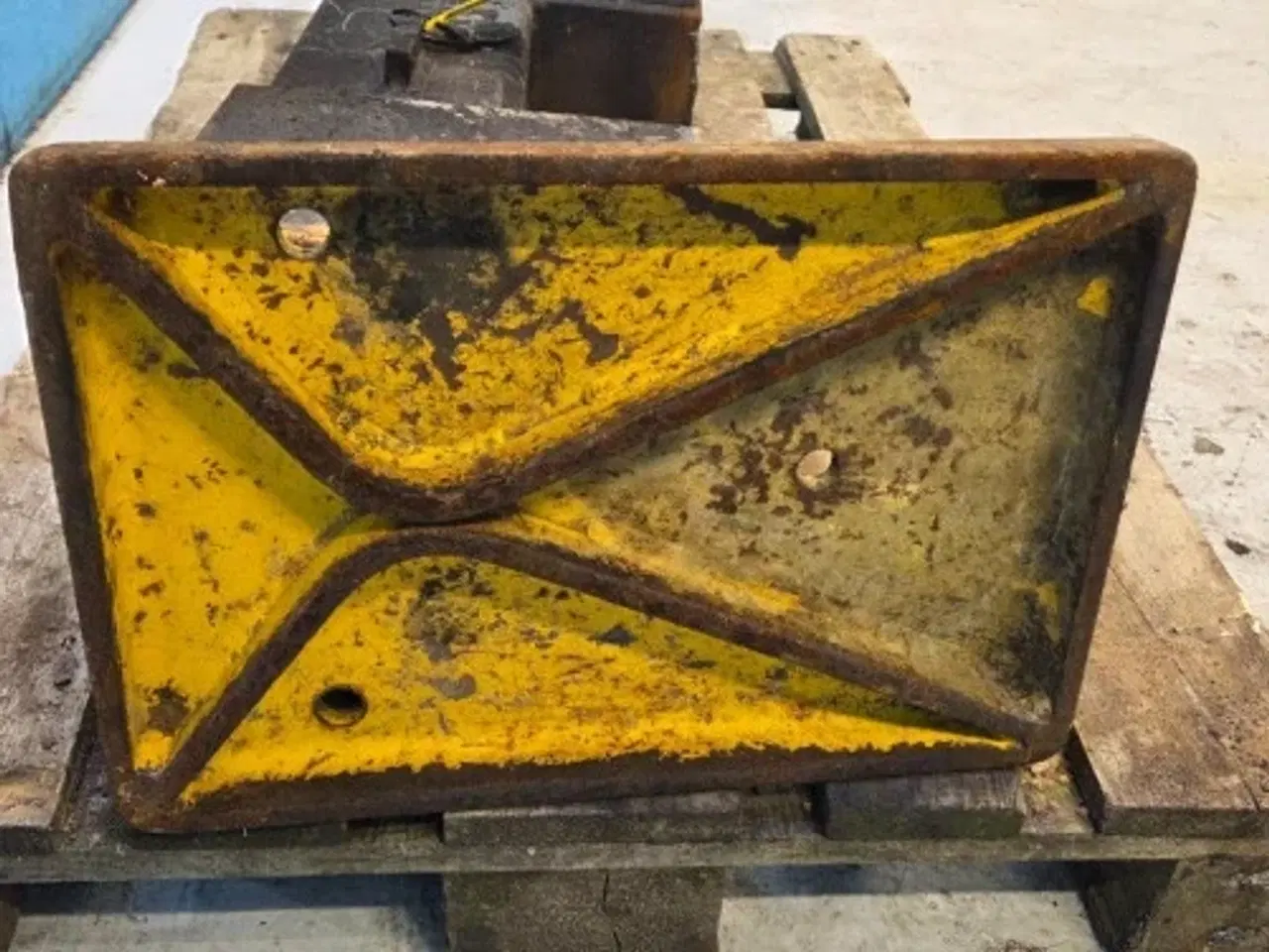 Billede 16 - New Holland LB110 Støtteben 85818850