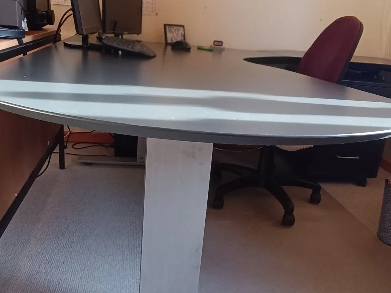 Billede 3 - Stort hjørne-skrivebord. 2 x 2 meter
