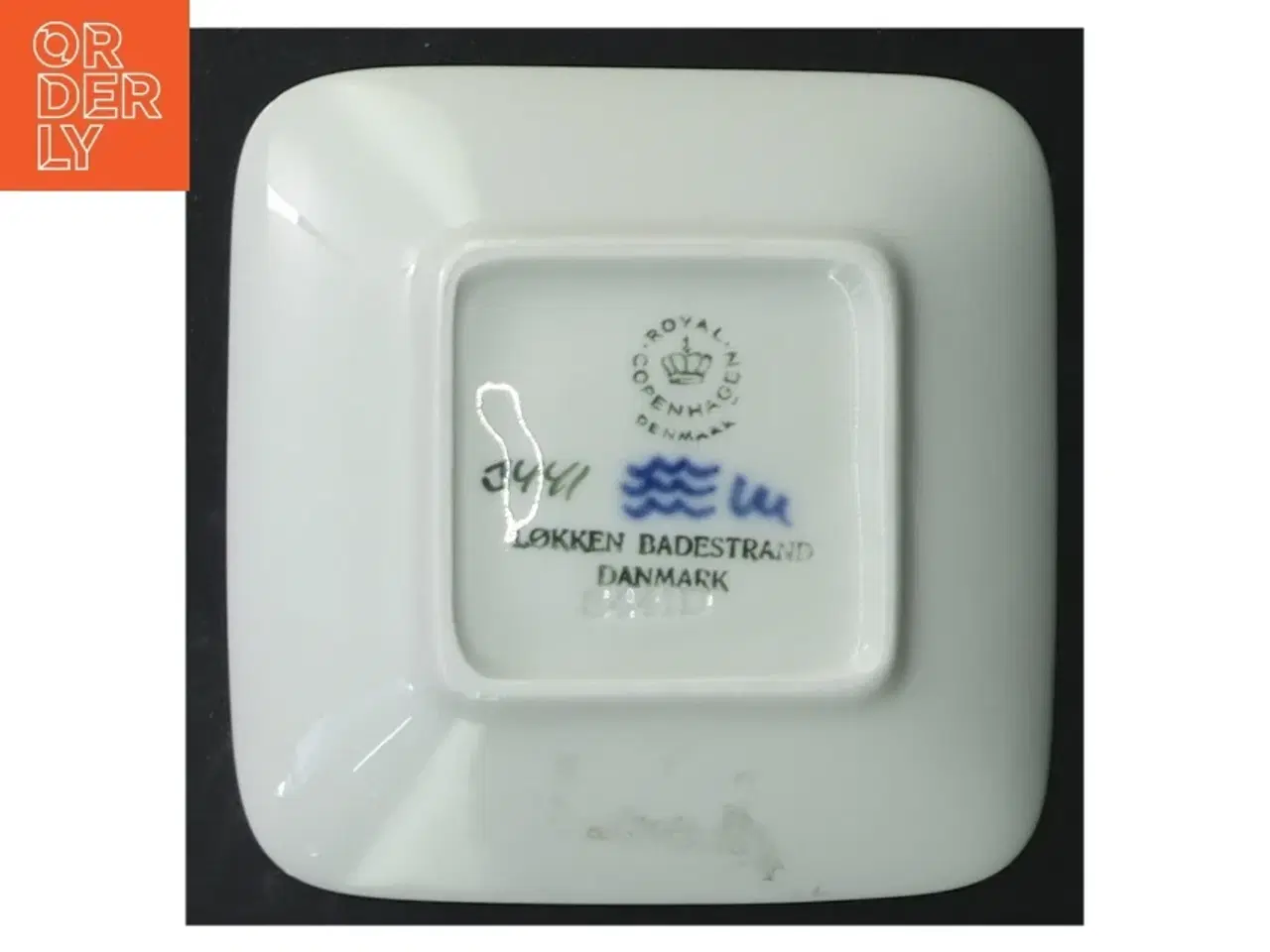 Billede 3 - Porcelænsaskebæger med Løkken Badestrand motiv fra Royal Copenhagen (str. 10,5x10,5 cm)