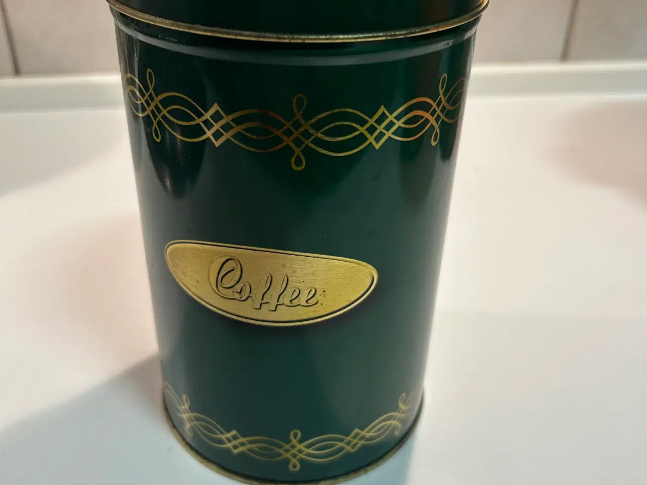 Billede 1 - Retro grøn kaffedåse med guld deco.