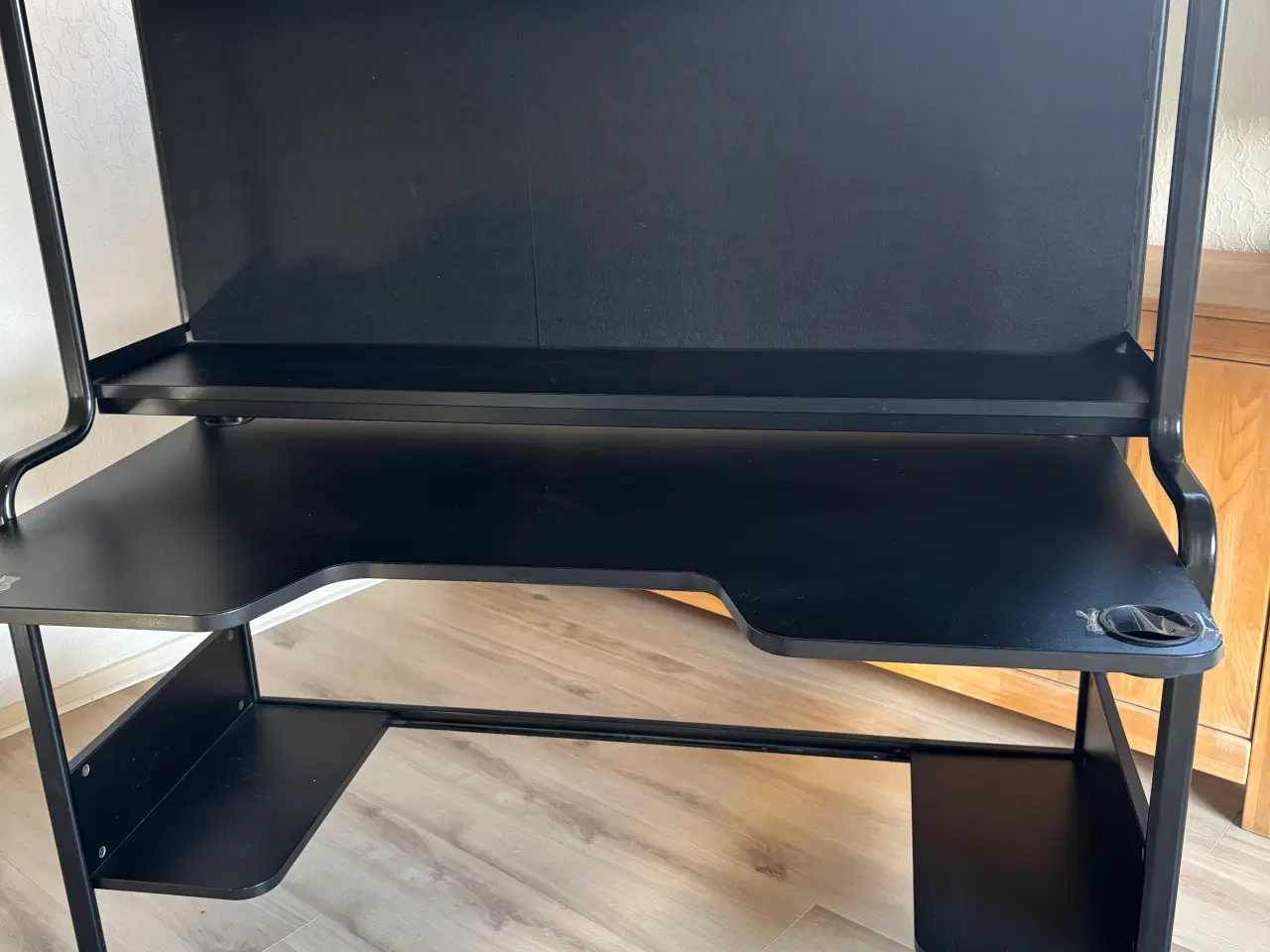 Billede 3 - FREDDE skrivebord fra Ikea