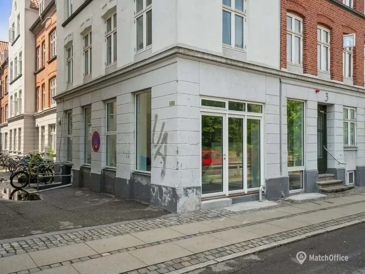 Billede 1 - Lyst lejemål med ekstra lagerplads på Nørrebro