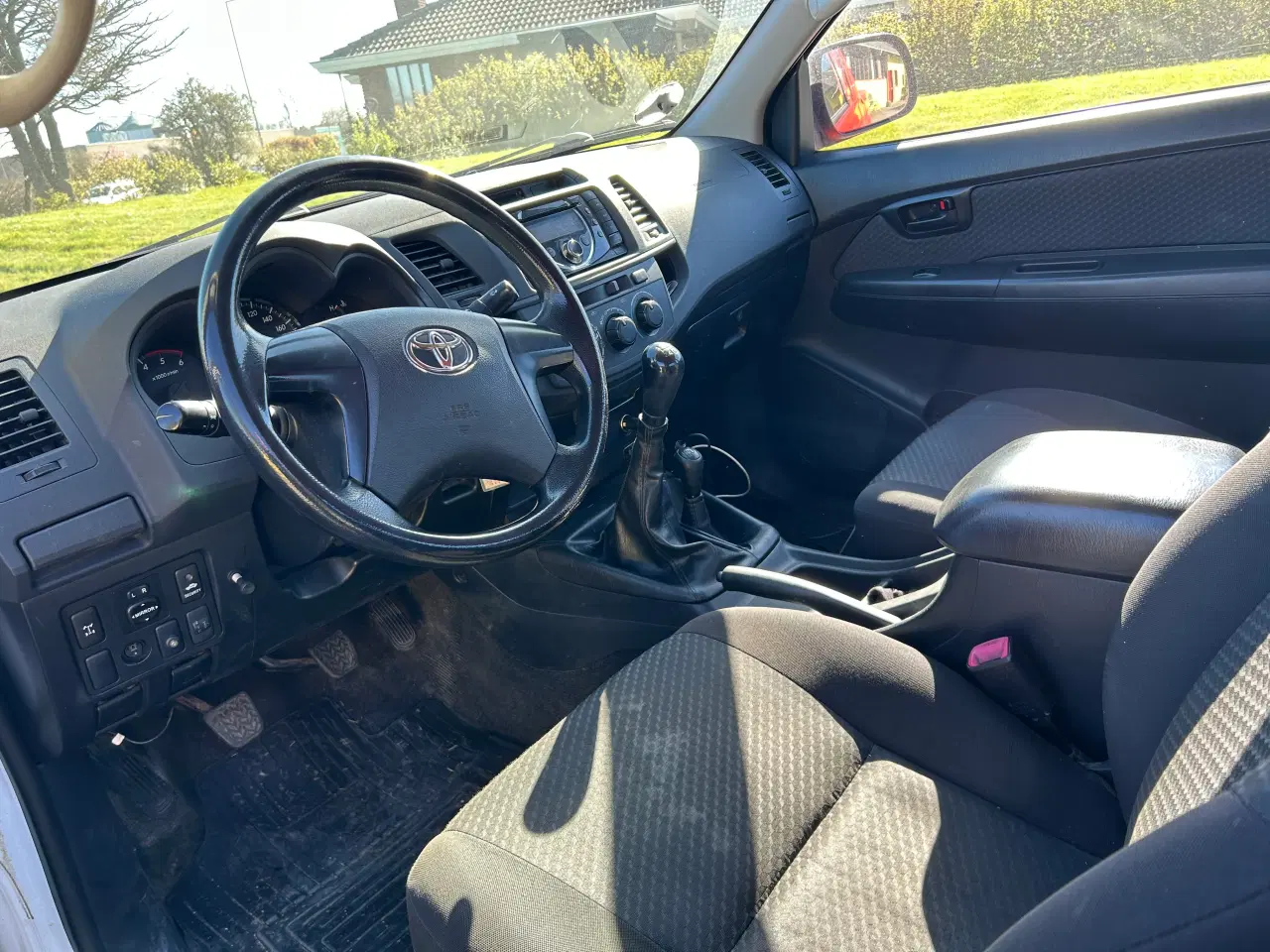 Billede 5 - Toyota Hilux 4x4 med bagsæde, kun kørt 150000km