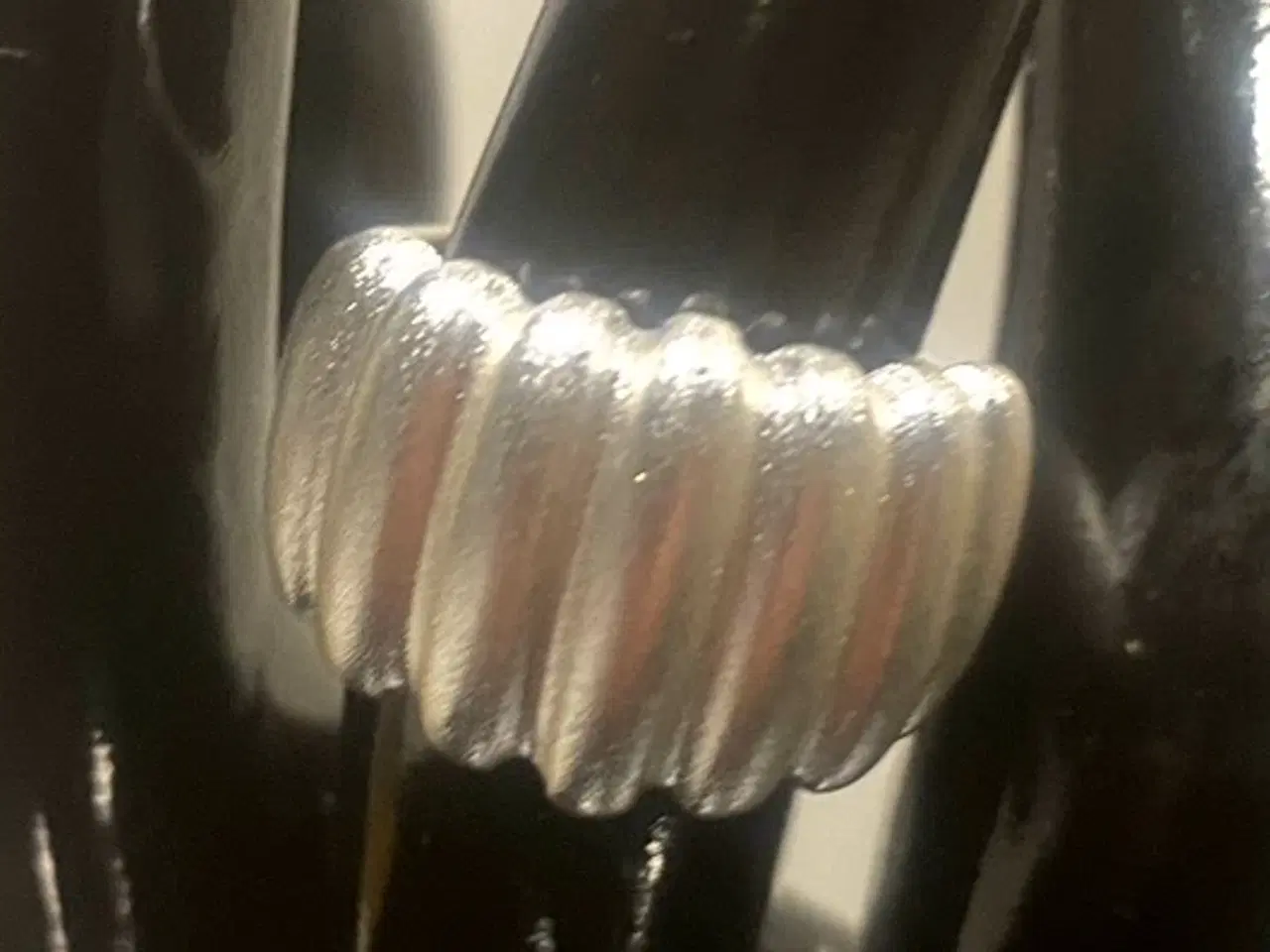 Billede 1 - * Sterlingsølv; Smuk riflet fingerring