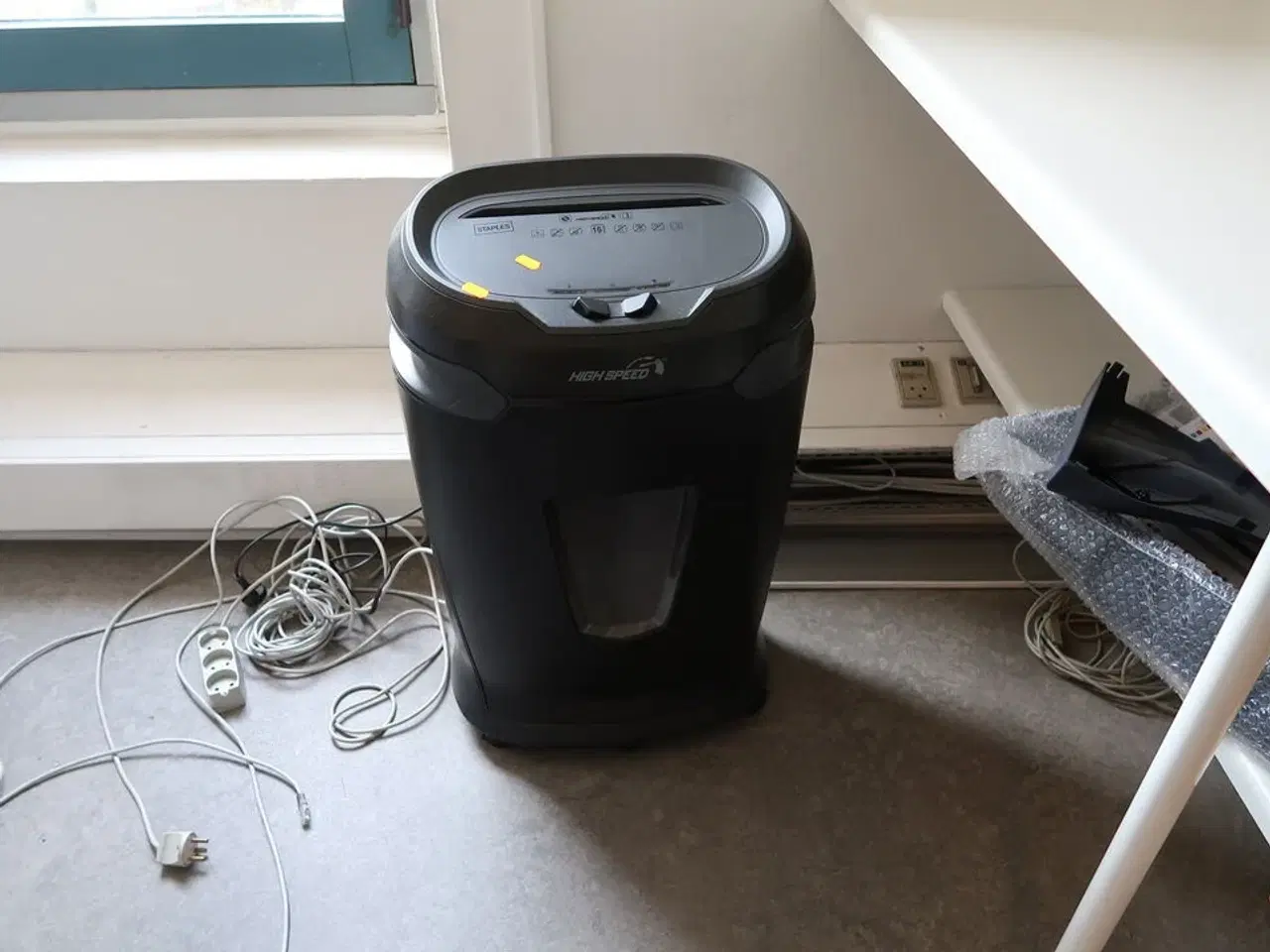 Billede 1 - Makulator SHREDDER Staples SPL-TXC16HSE