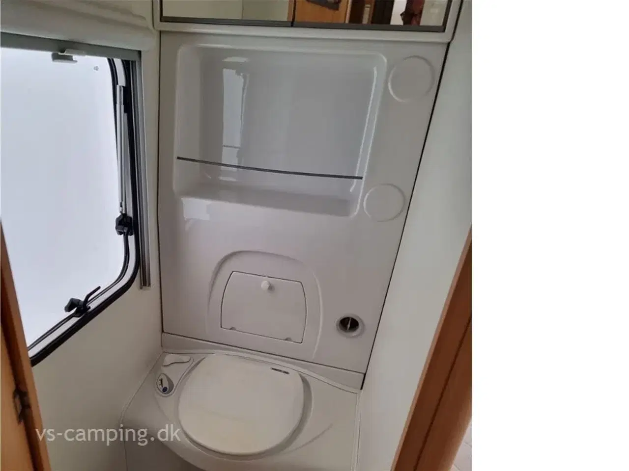 Billede 7 - 2005 - Home-Car Racer Spirit 45 VELHOLDT CAMPINGVOGN TIL SMÅ PENGE MED RUNDSIDDEGRUPPE OG FRANSK SENG.