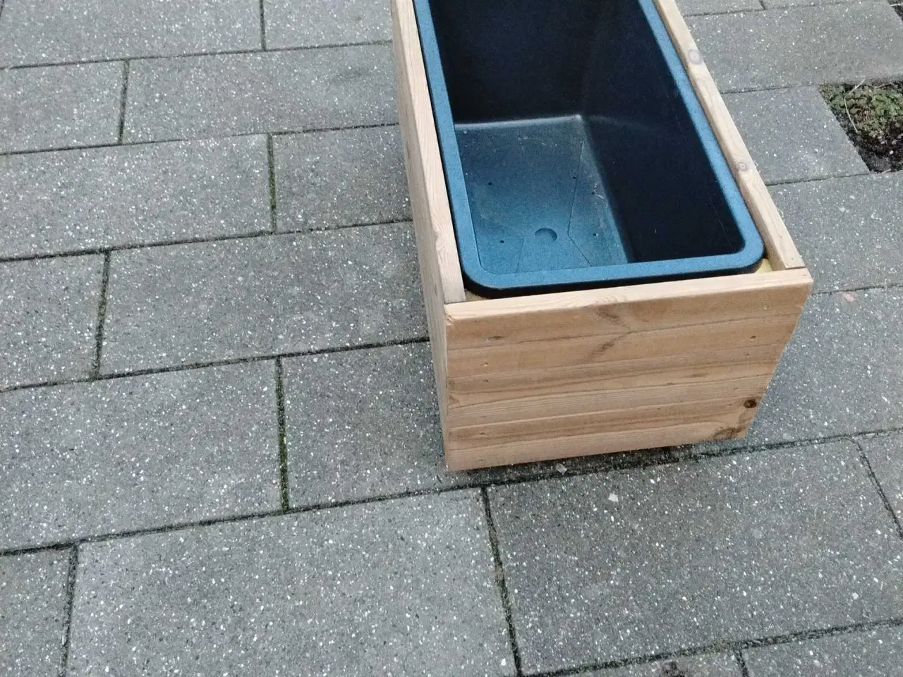 Billede 3 - Plantekasse/blomsterkasse i thermowood 