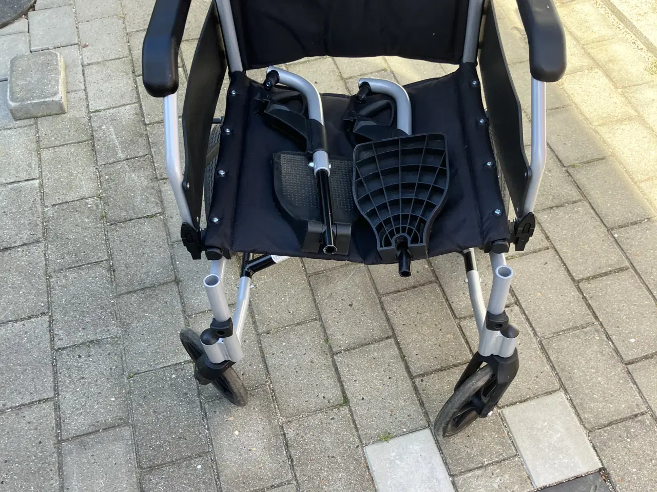 Billede 5 - Transportstol til svagtgående