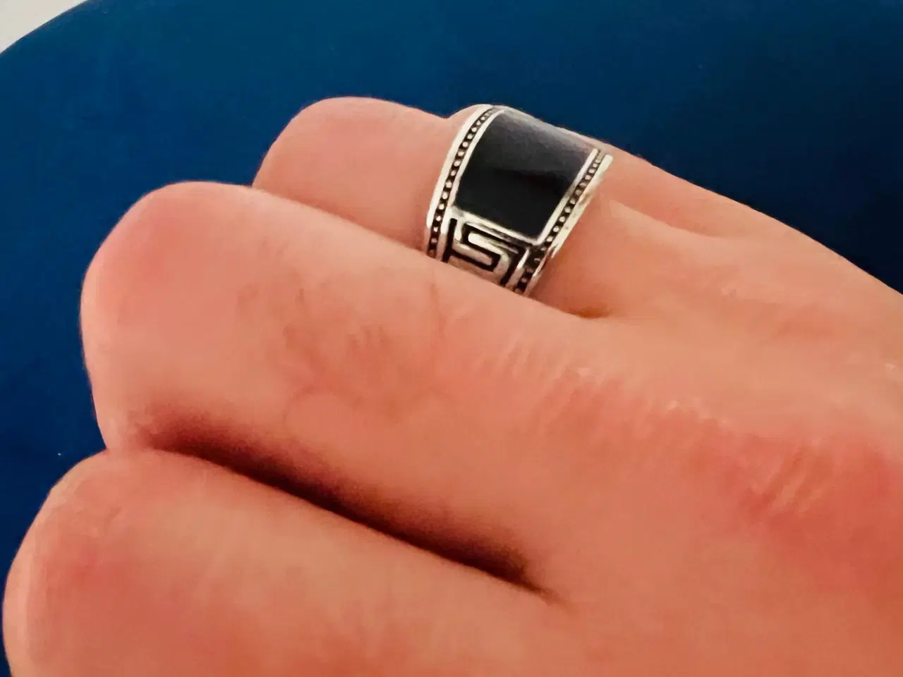 Billede 2 - Sølv ring med sort sten