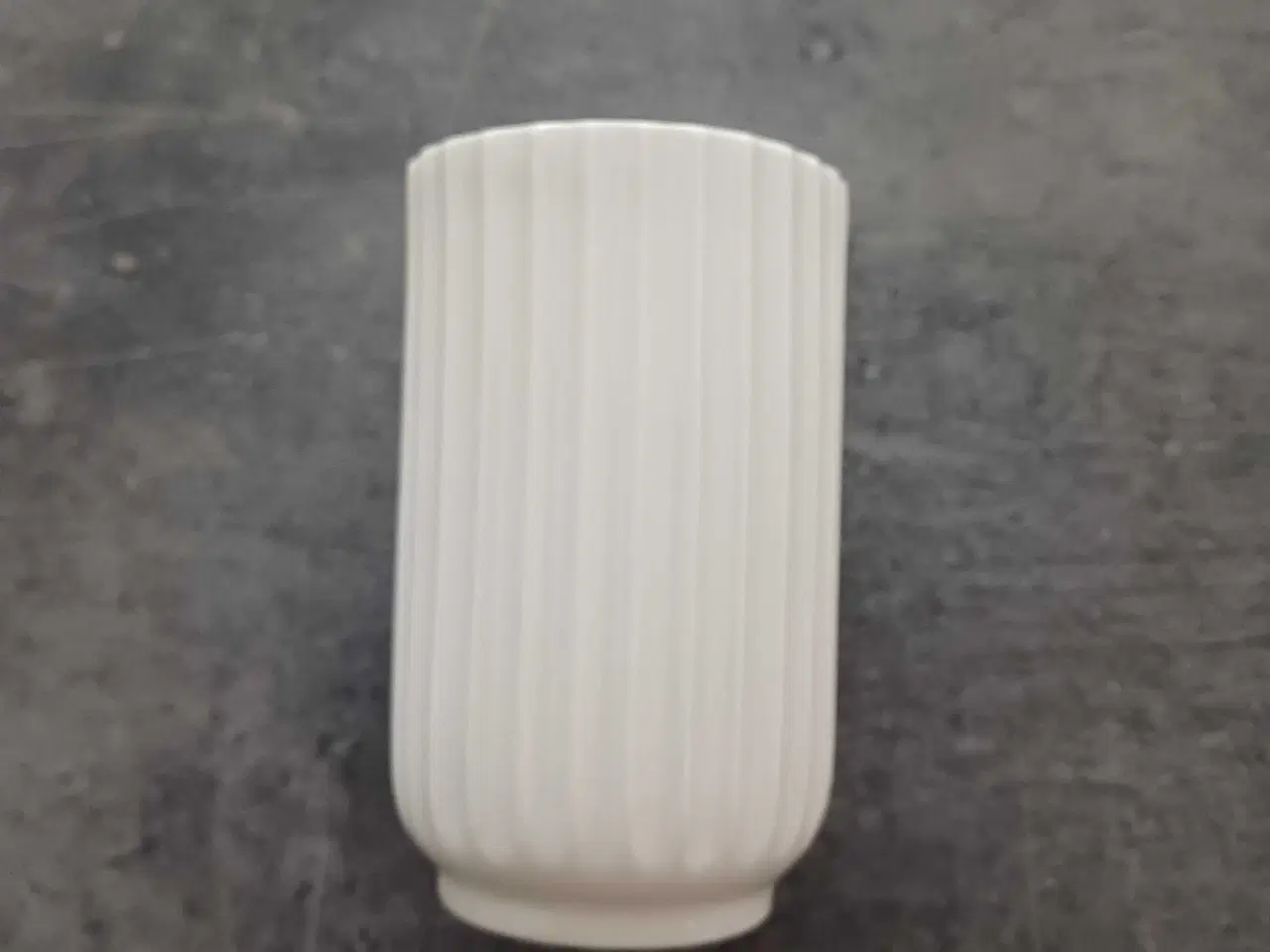 Billede 1 - Lyngby vase original 8 cm 