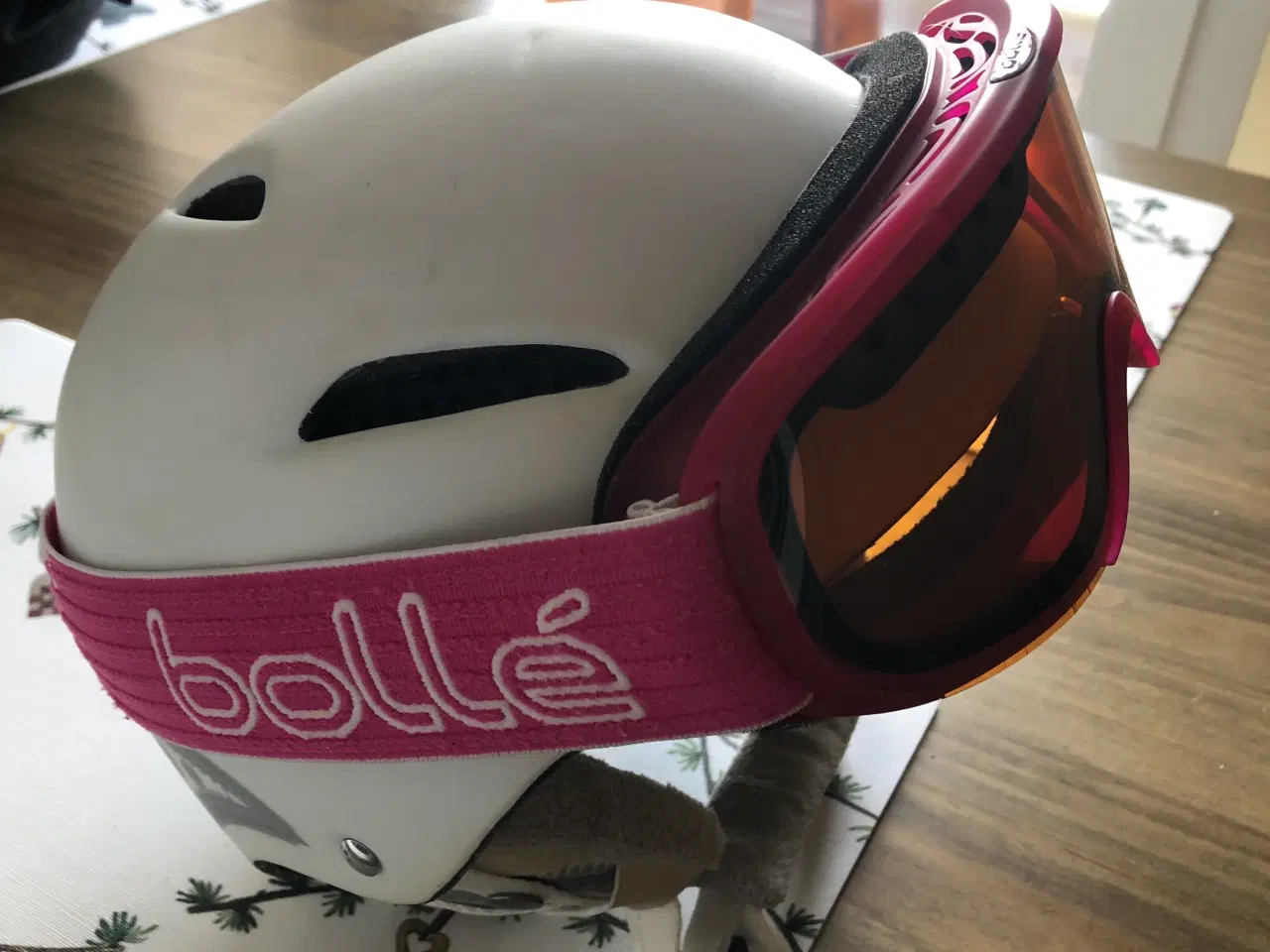 Billede 1 - Bolle skihjelm med skibriller