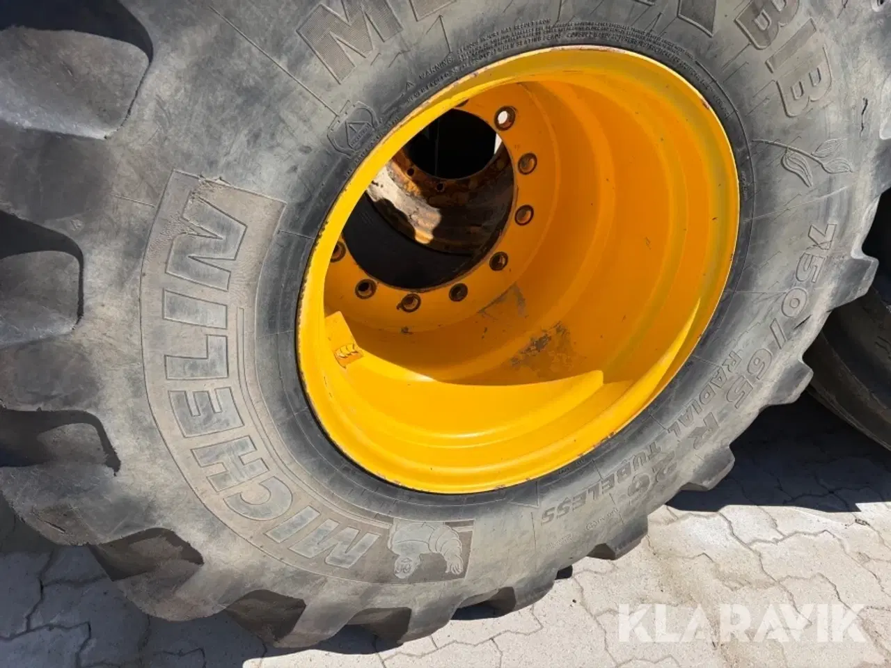 Billede 2 - Dæk Michelin & Alliance med fælge til gummiged 4 styk