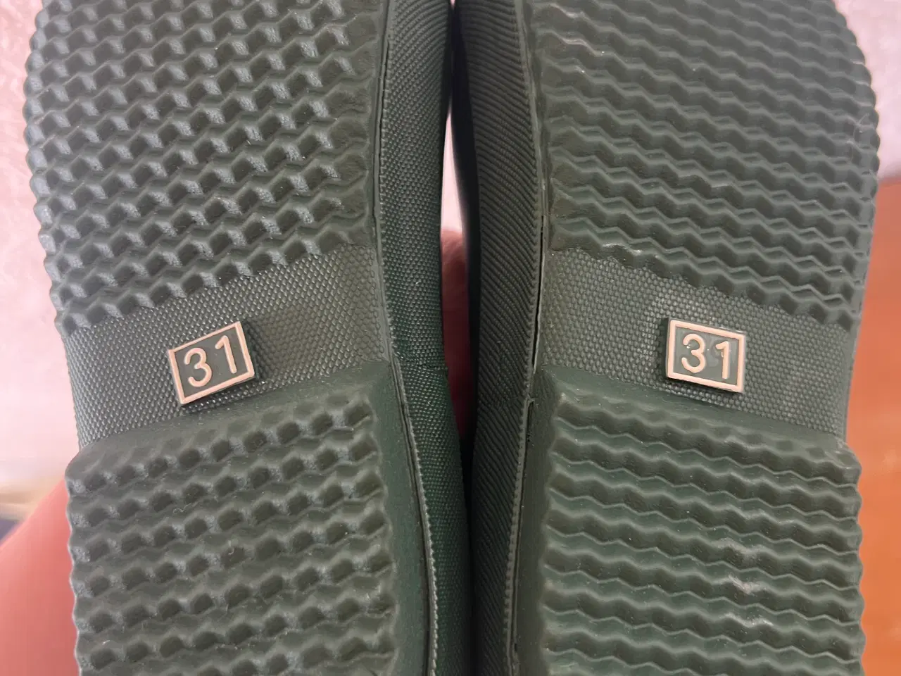 Billede 8 - Nye  PomPom Grønne Gummistøvler. Str. 31