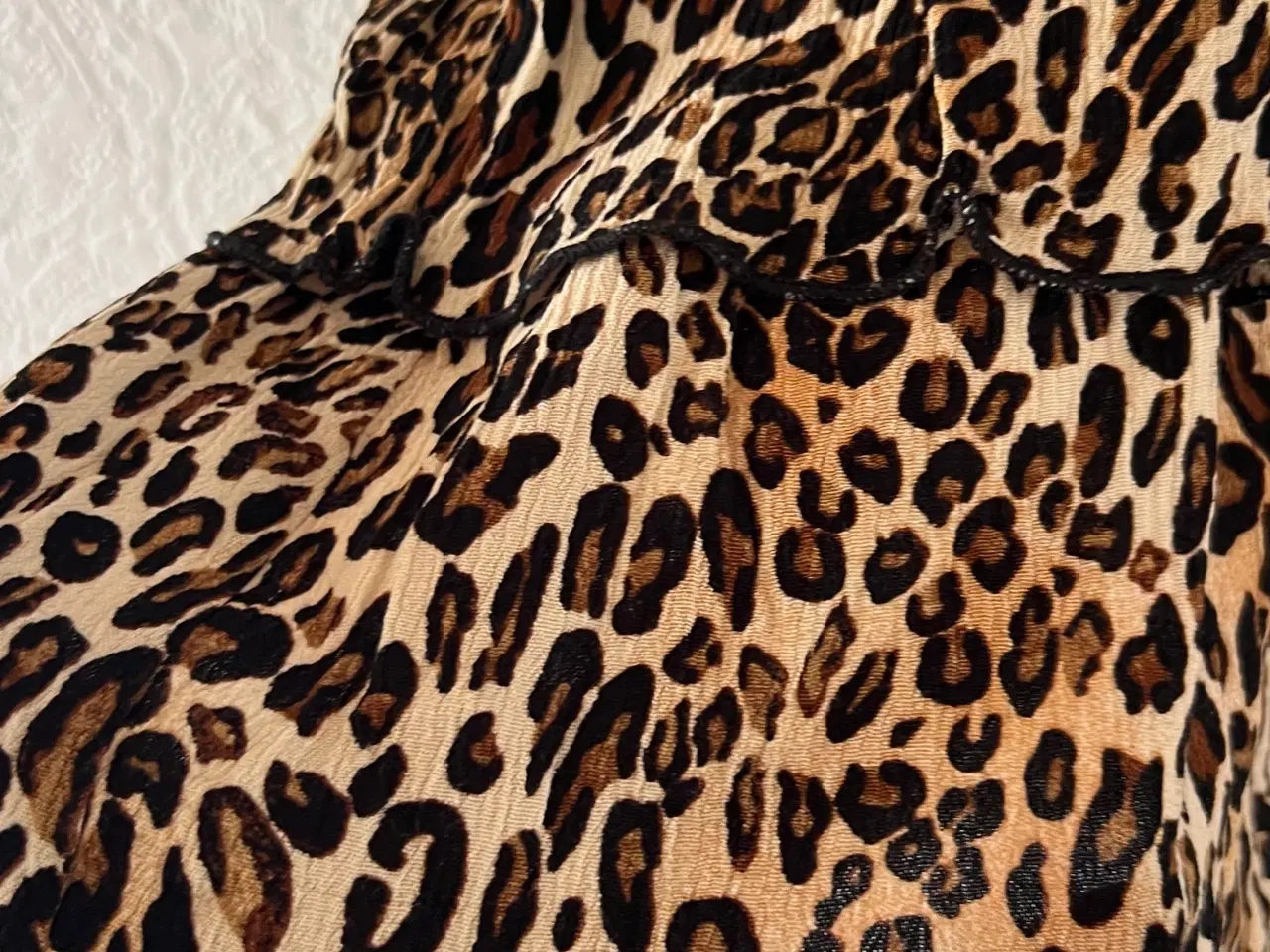 Billede 4 - Leopardkjole fra Noella. (Str. XS)