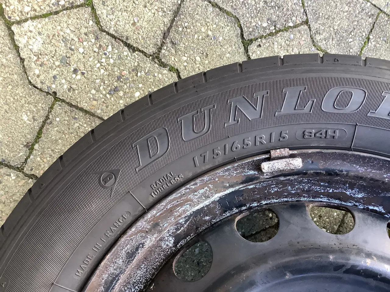 Billede 4 - Dunlop sommerdæk på sort stål fælge