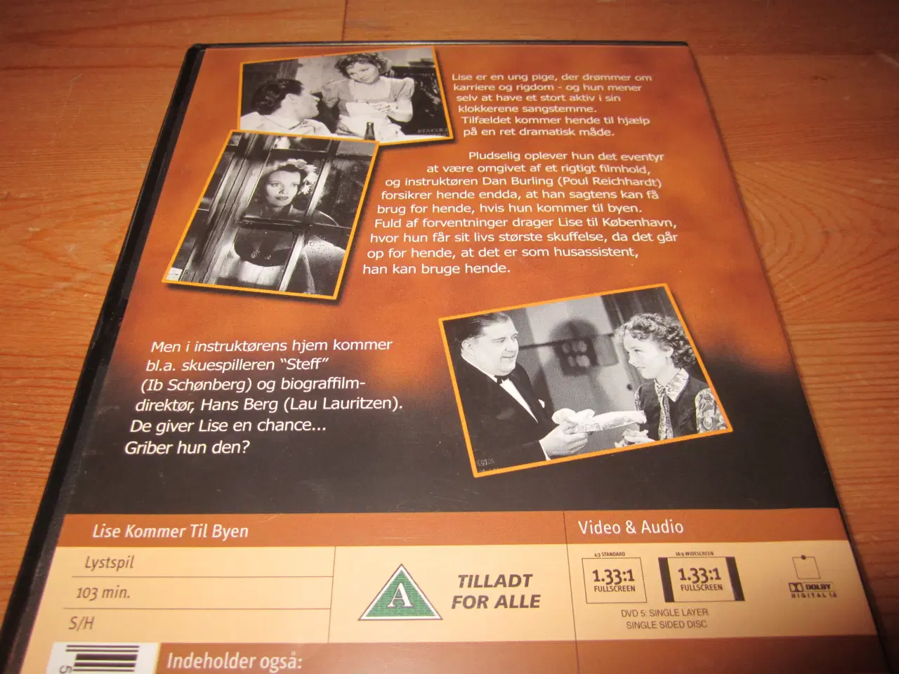 Billede 2 - LISE KOMMER TIL BYEN.