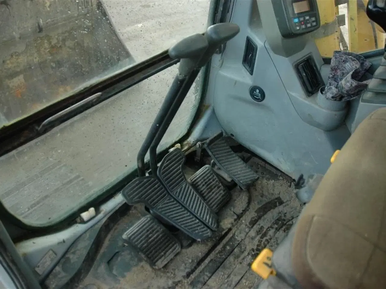 Billede 23 - New Holland E 265 LC