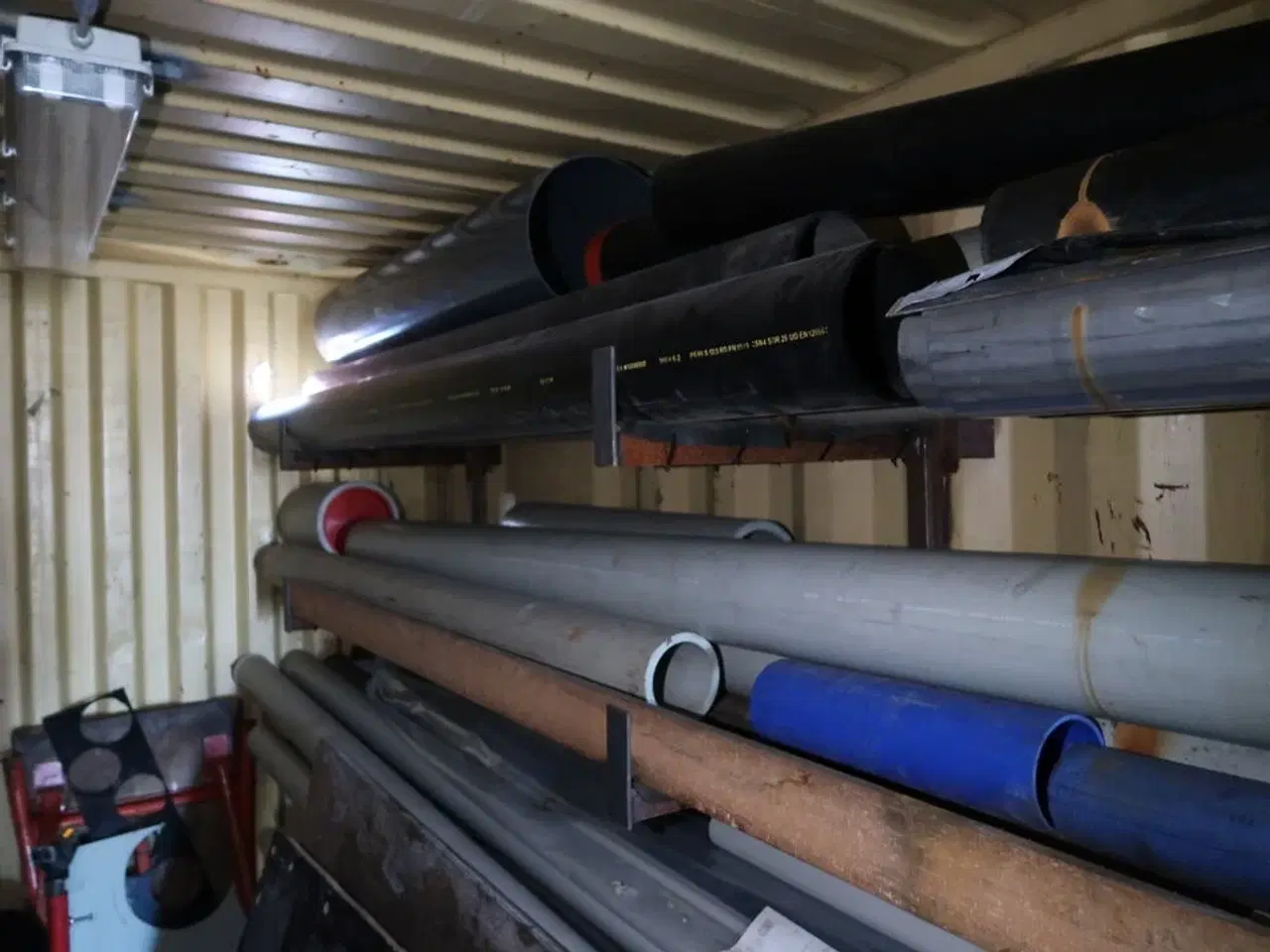 Billede 6 - Grenreol med div. Tagrender, rør m.m.