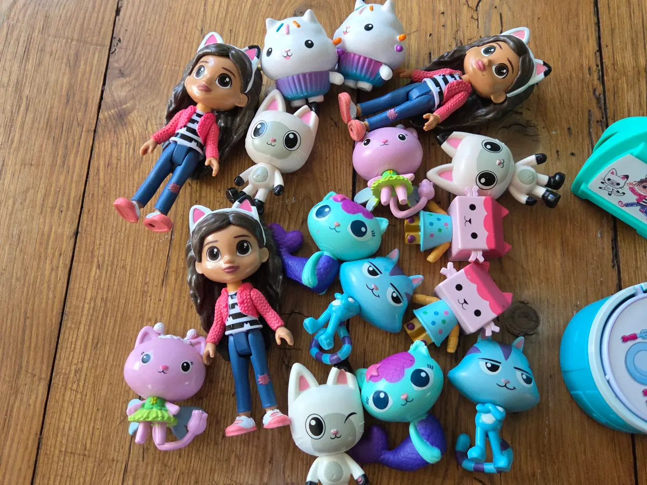 Billede 4 - Gabbys dukkehus med tilbehør 