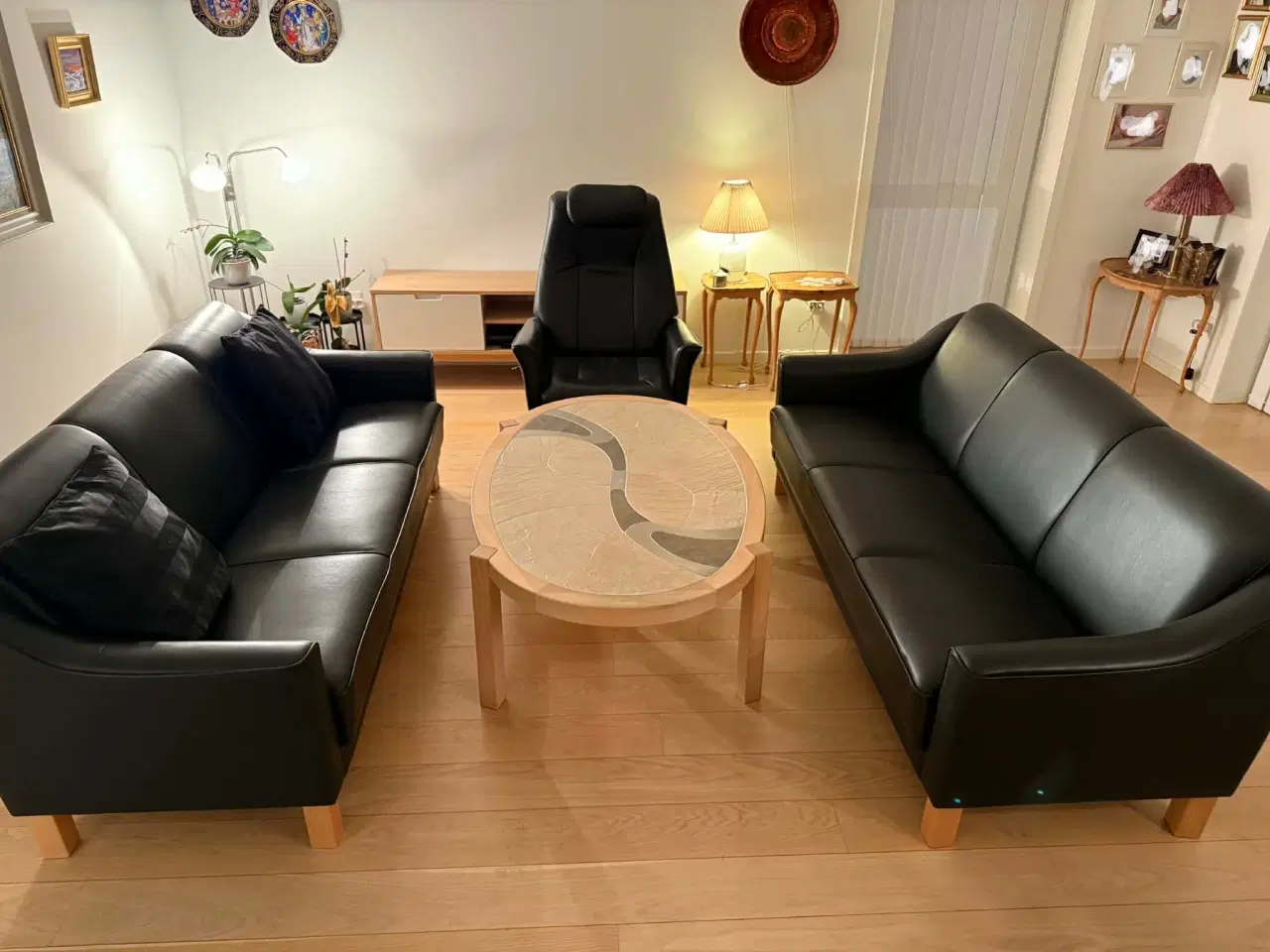 Billede 1 - Lækker læder sofagruppe inkl. sofabord til salg