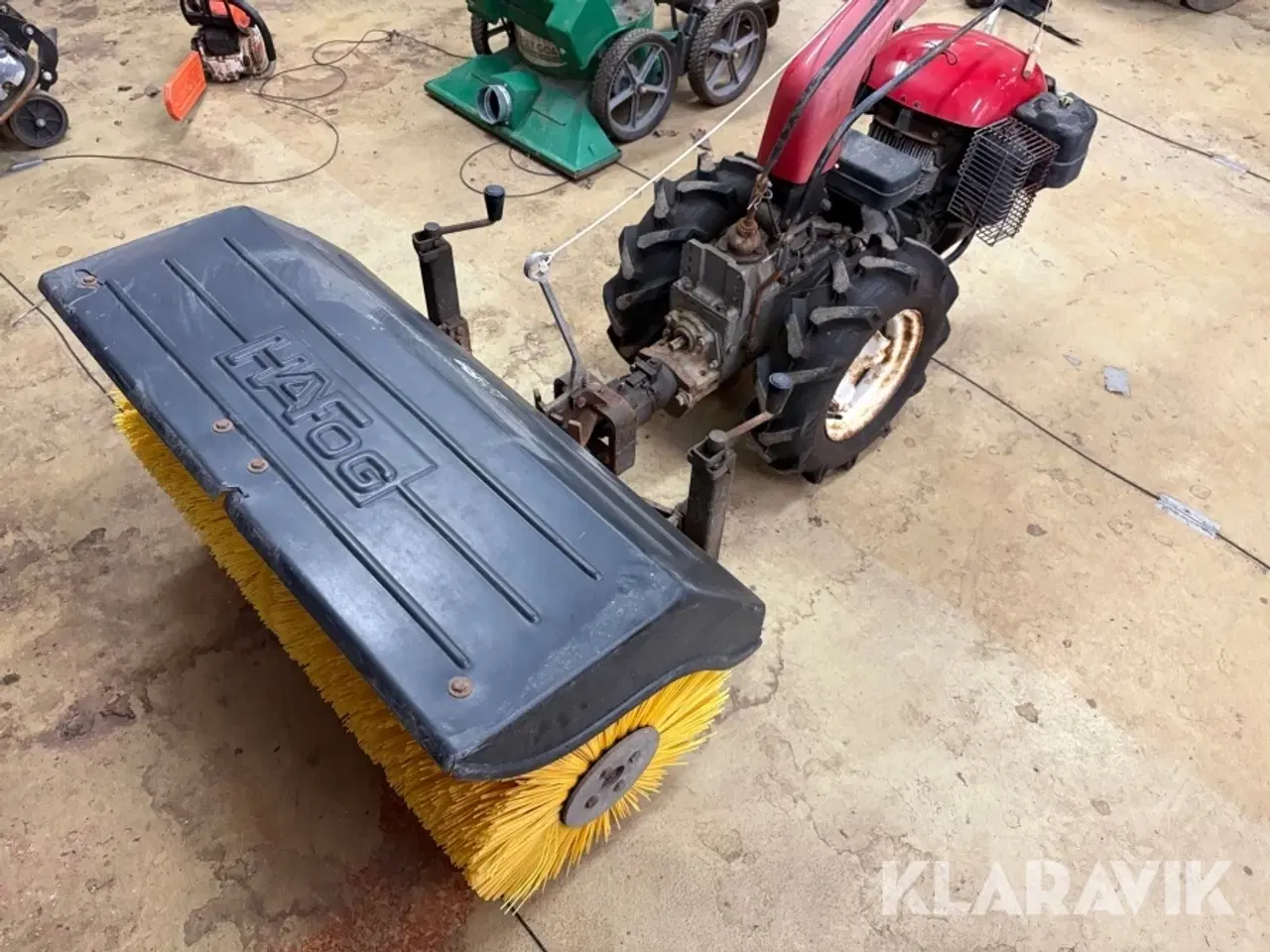 Billede 2 - Redskabsbærer med kost Nibbi Mak6