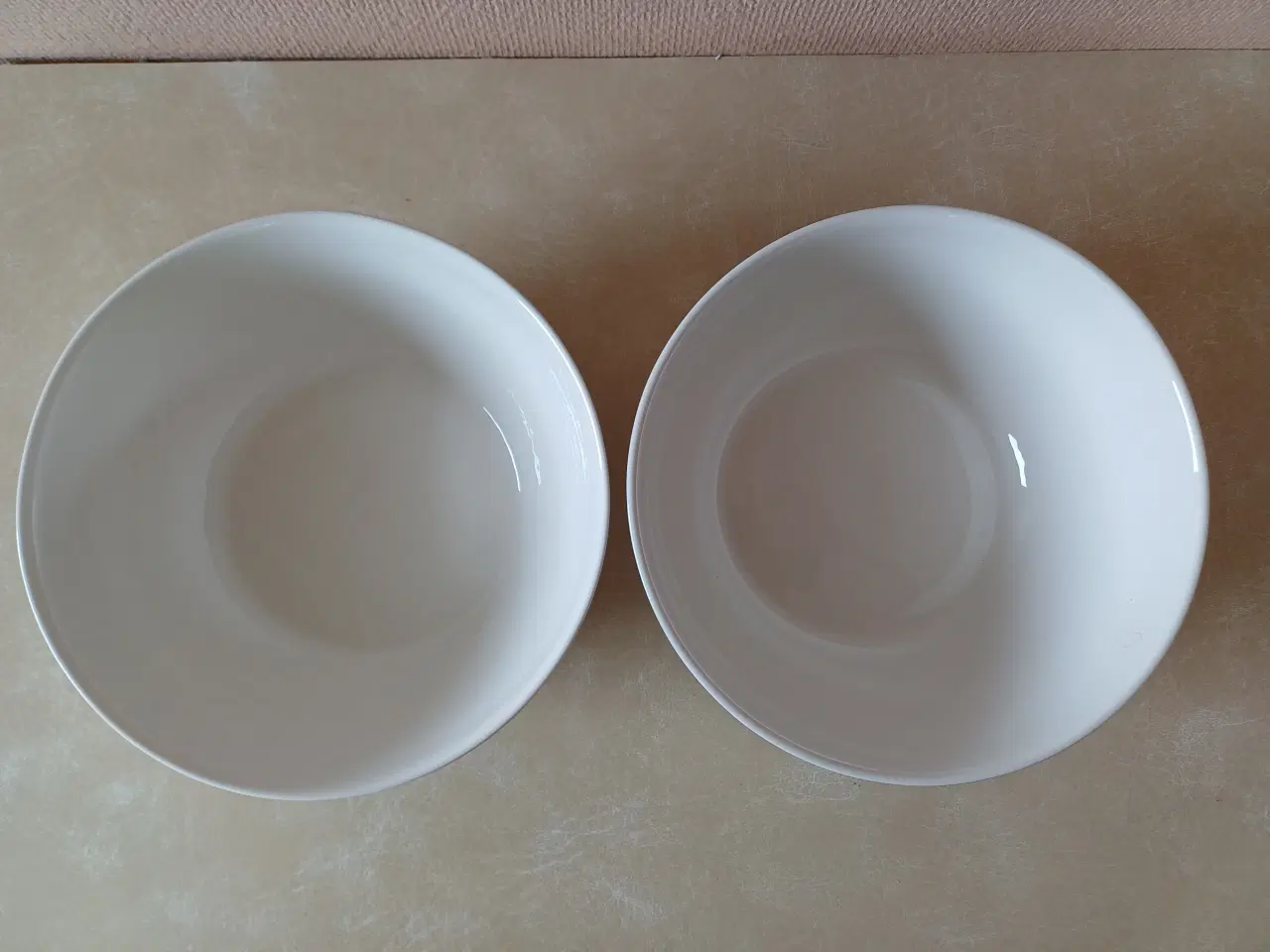 Billede 4 - Hvide Skåle i porcelæn af Anna Berg - 2 stk. 
