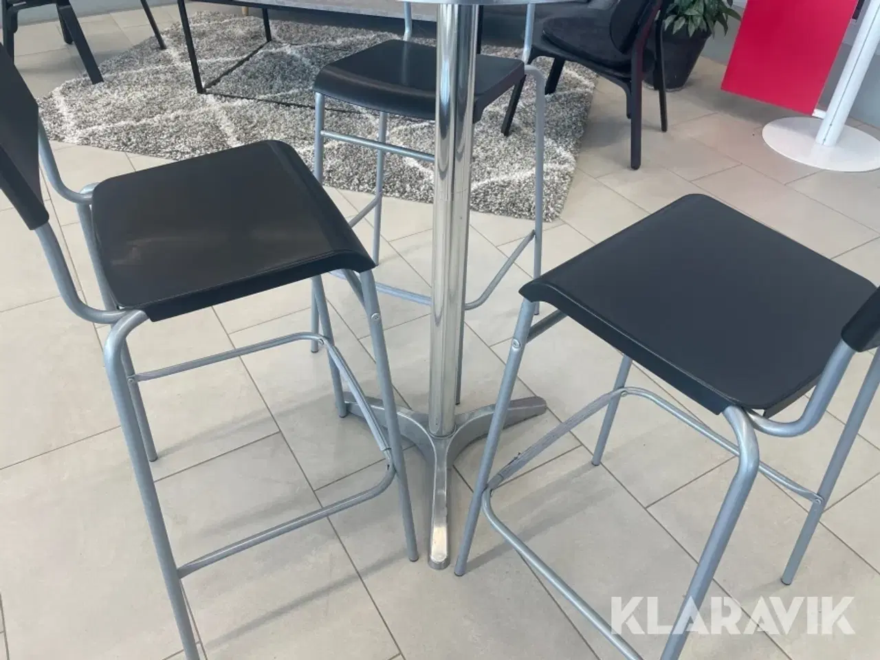 Billede 8 - Café bord plus barstole