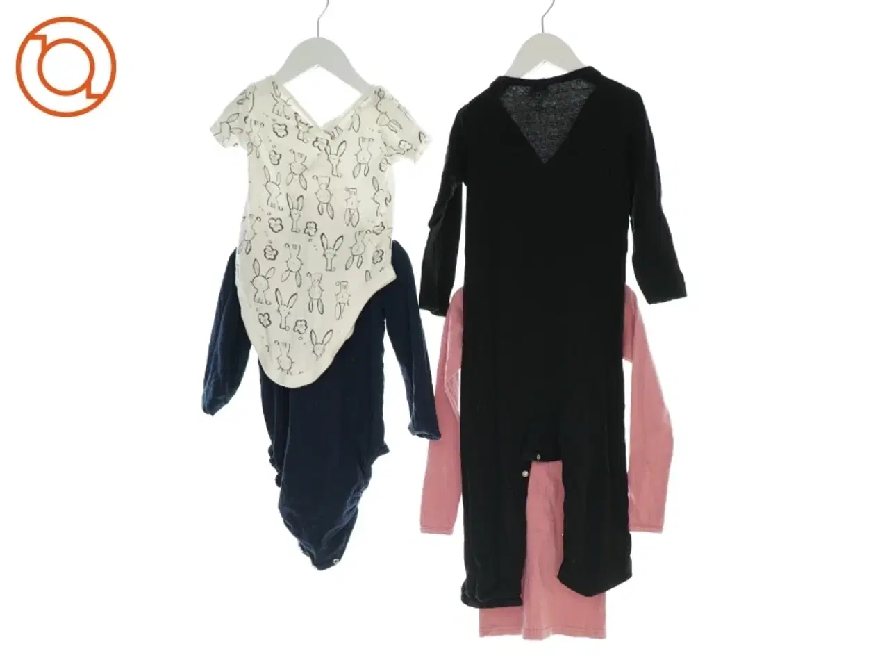 Billede 2 - 2 bodystockings, en heldragt og en natkjole (Str. 92)