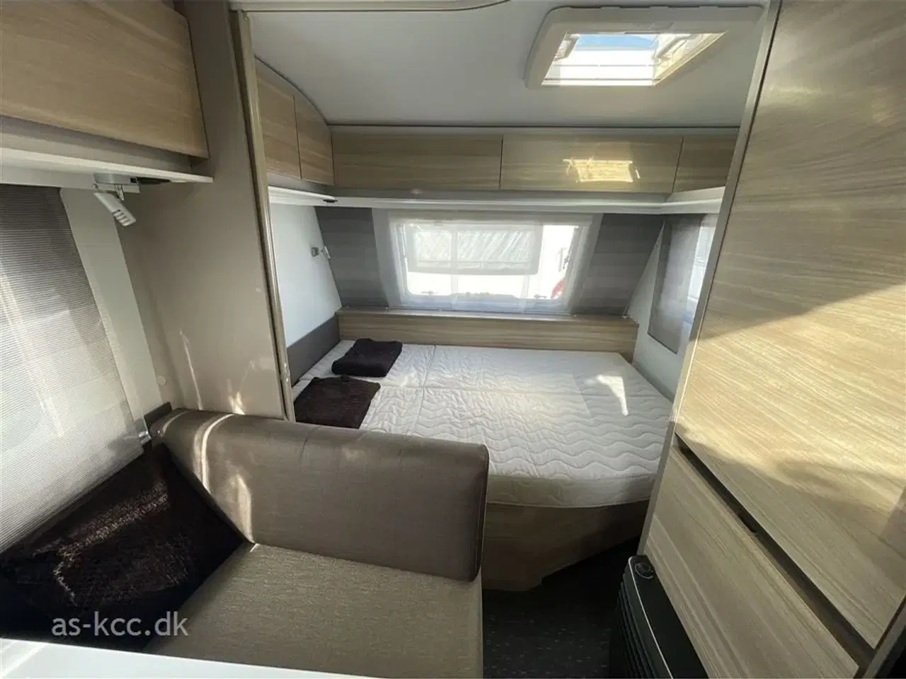 Billede 5 - 2016 - Adria Altea 542 PK   Adria Altea 542 PK Dobbeltseng og køjer